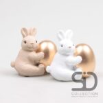 Paashaas Met Ei Cement 10x6x9 cm Camel Wit Prijs per stuk